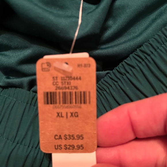 SOLD - NWT PINK Victoria’s Secret running shorts size xl - Picture 5 of 5